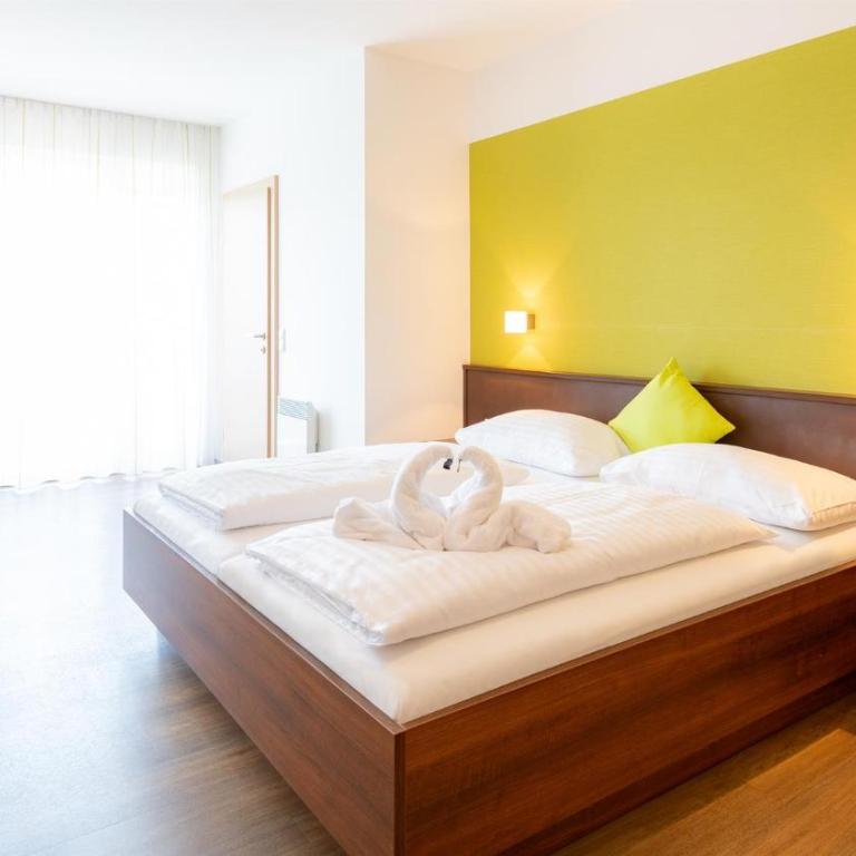 Familien-Sporthotel Florianihof - Doppelzimmer mit Dusche - 2