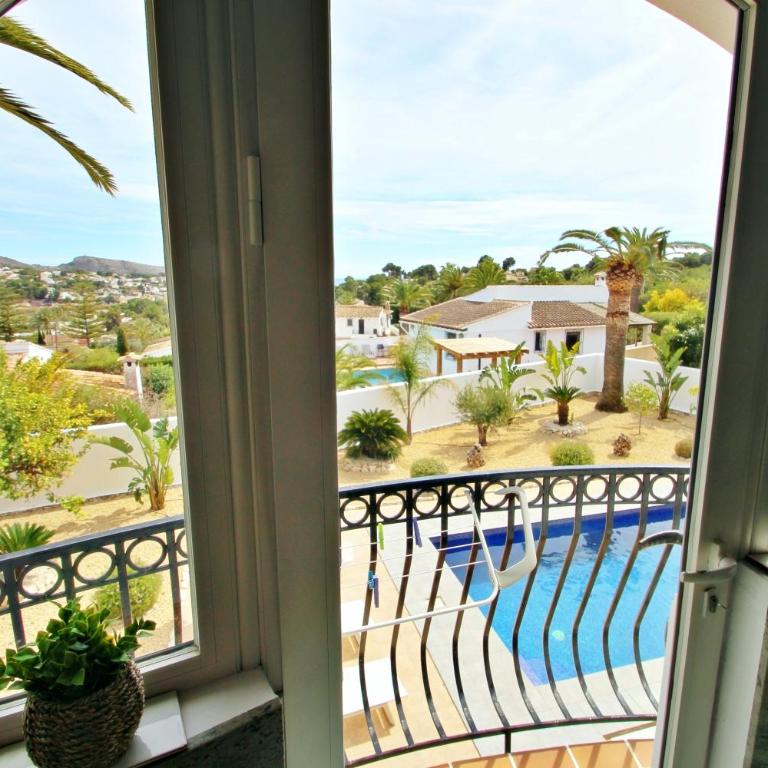 Golondrina - panoramic hillside holiday house in Moraira - Two-Bedroom Villa - 16