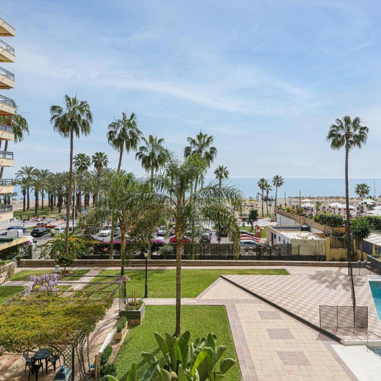 Amazing Carihuela View & Parking - Two-Bedroom Apartment - 1
