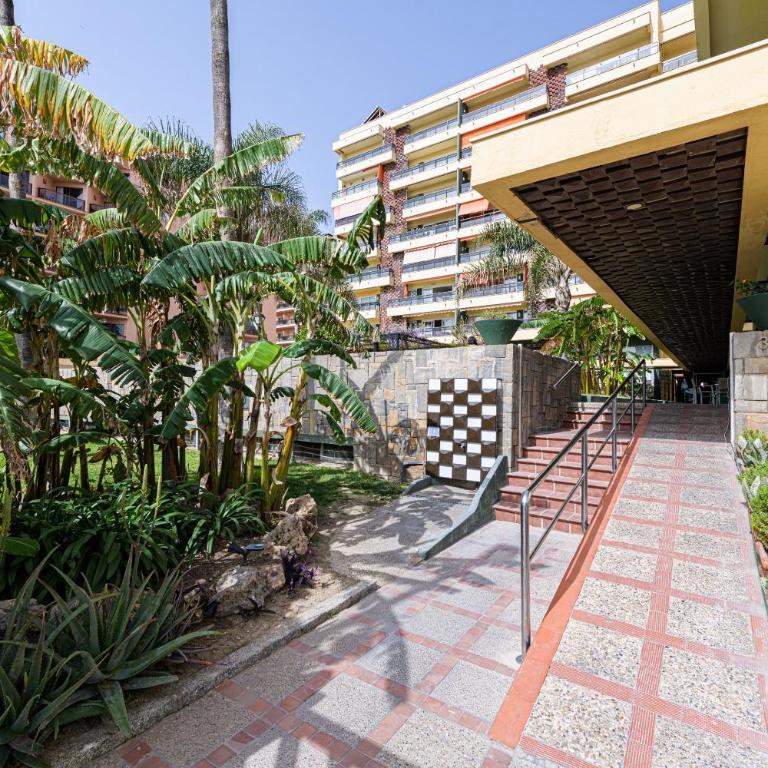 Amazing Carihuela View & Parking - Two-Bedroom Apartment - 40