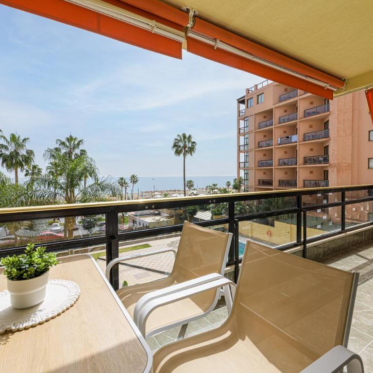 Amazing Carihuela View & Parking - Two-Bedroom Apartment - 3