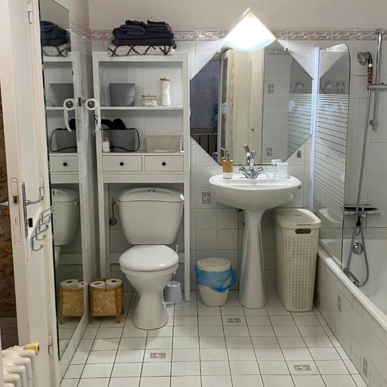 Logement Atypique - Appartement 1 Chambre - 9