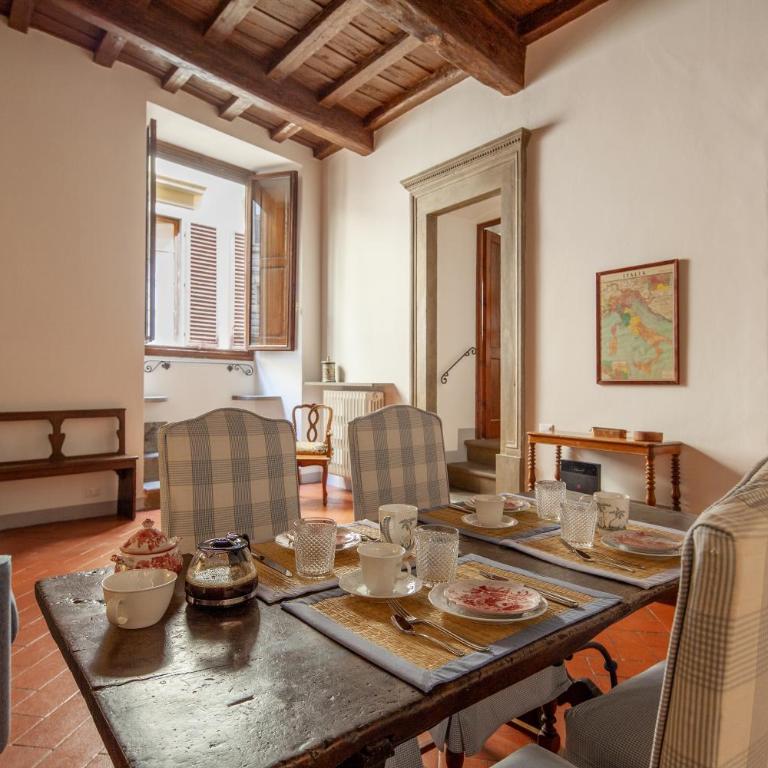 Aurora Suite, in the historic centre, very short walk to all sites, AC bedrooom with in-room BTH, 2nd floor - Appartamento con 1 Camera da Letto - 1