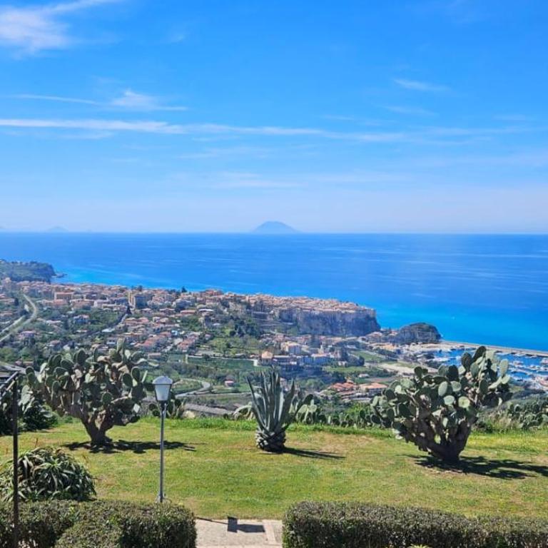 Casa Marzy- Charming Tropea Studio with Pool, Sea & Volcano Views - Appartamento con 1 Camera da Letto - 27