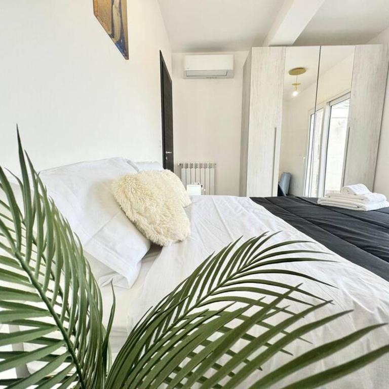 Attico Magnificent [Wi-Fi/Free Parking] - Three-Bedroom Apartment - 6