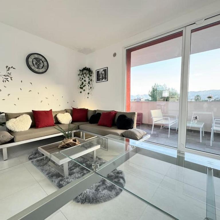 Attico Magnificent [Wi-Fi/Free Parking] - Three-Bedroom Apartment - 8