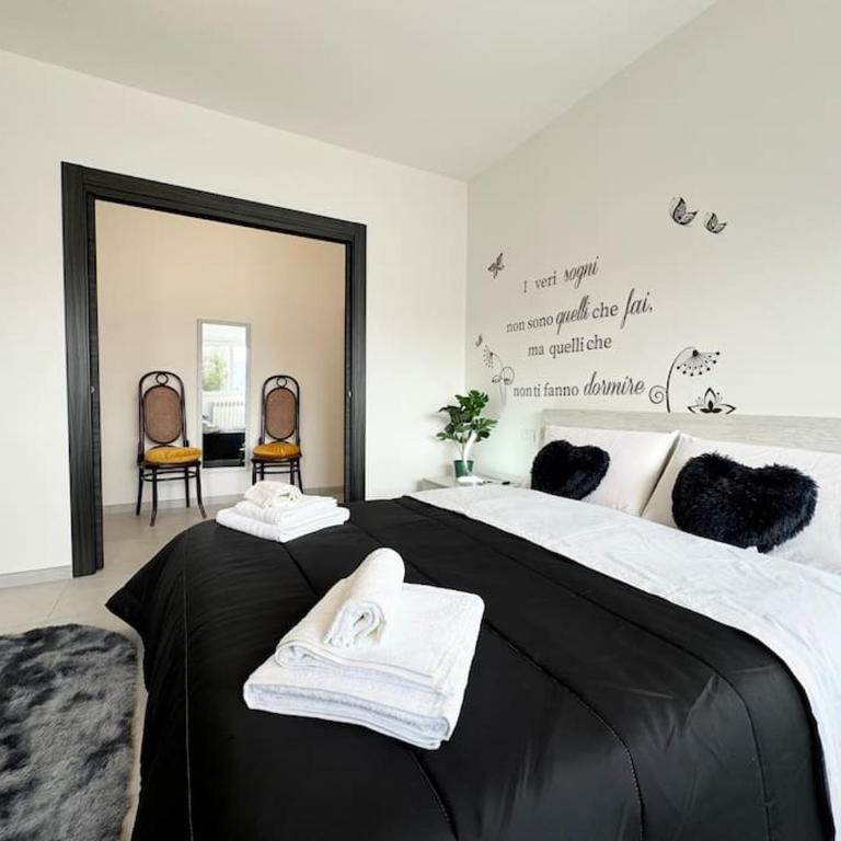 Attico Magnificent [Wi-Fi/Free Parking] - Three-Bedroom Apartment - 38