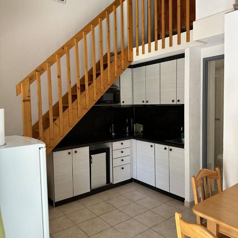 HOLIDAYLAND 434 VILLA T2 MEZZANINE 6 couchages NARBONNE PLAGE - Maisonnette - 3