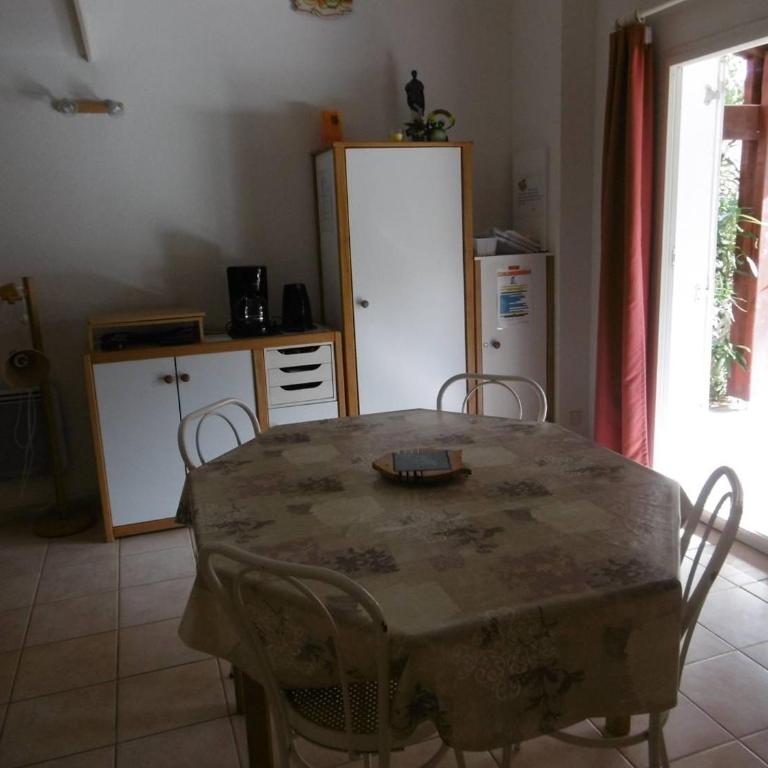 HOLIDAYLAND 437 VILLA T2 MEZZANINE 6 couchages NARBONNE PLAGE - Maison 1 Chambre - 7