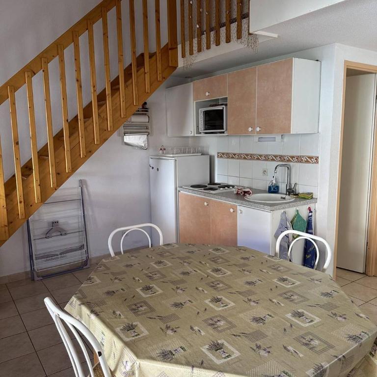 HOLIDAYLAND 437 VILLA T2 MEZZANINE 6 couchages NARBONNE PLAGE - Maison 1 Chambre - 11