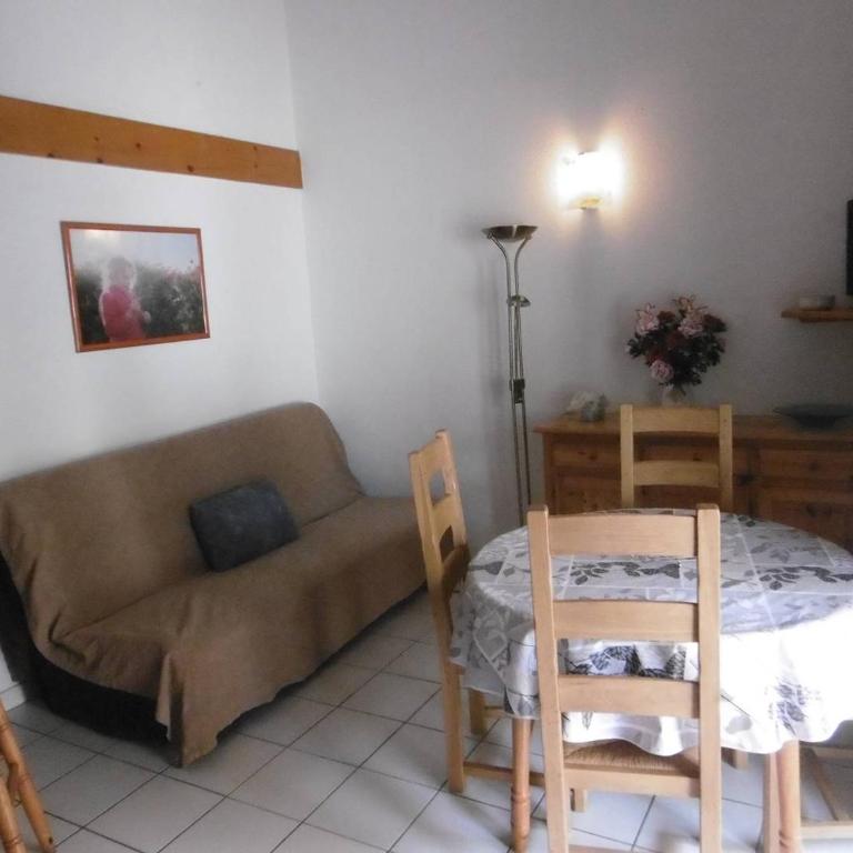 HOLIDAYLAND 137 VILLA T3 MEZZANINE 7 couchages climatisé NARBONNE PLAGE - Maisonnette - 17