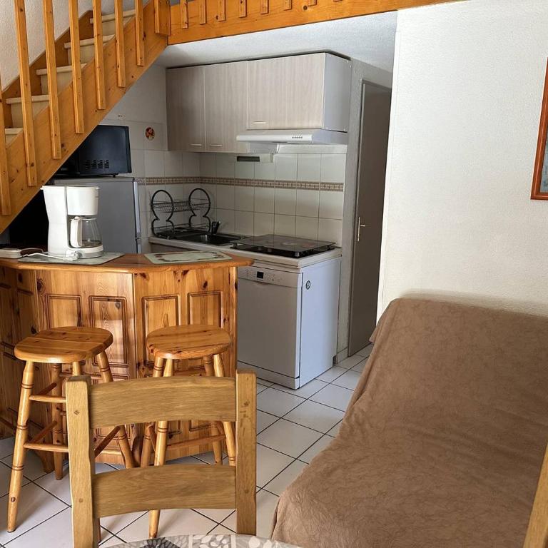 HOLIDAYLAND 137 VILLA T3 MEZZANINE 7 couchages climatisé NARBONNE PLAGE - Maisonnette - 9