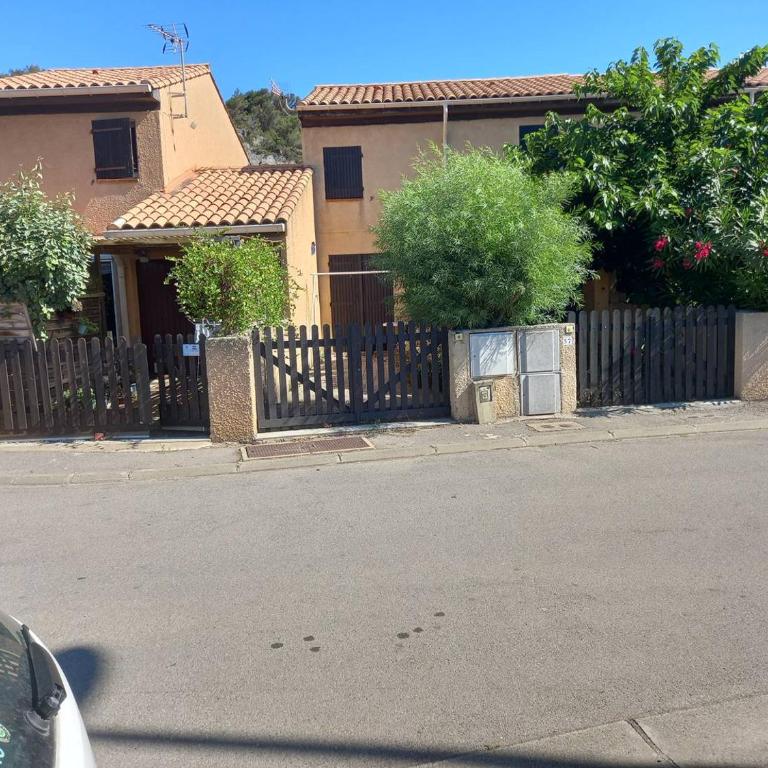 HOLIDAYLAND CALAMAR PAVILLON T2 6 couchages climatisé Narbonne Plage - Maison 2 Chambres - 1