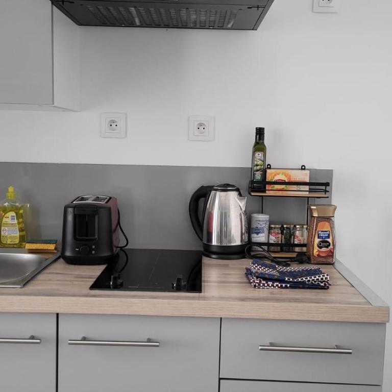 Charment T2 quartier créateurs,Métro Crs julien. - Apartment mit 1 Schlafzimmer - 16