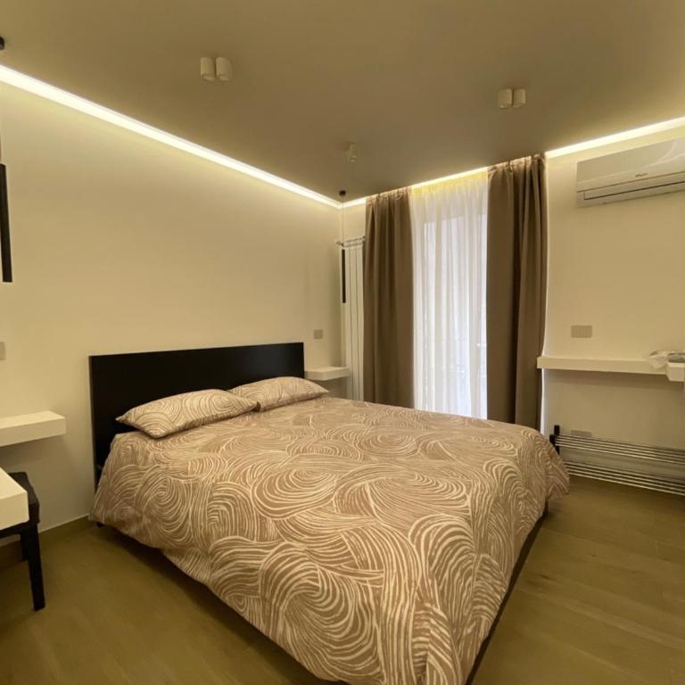 Élite Etnea - Double Room with Balcony - 8