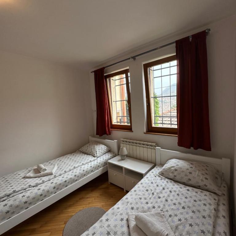 One Love - Twin Room with Shared Bathroom - 3