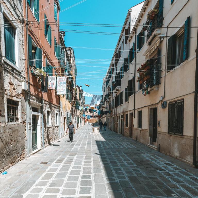Cà Zorzi - 2 minutes from Biennale & Canal view - APE G - Two-Bedroom Apartment - 14