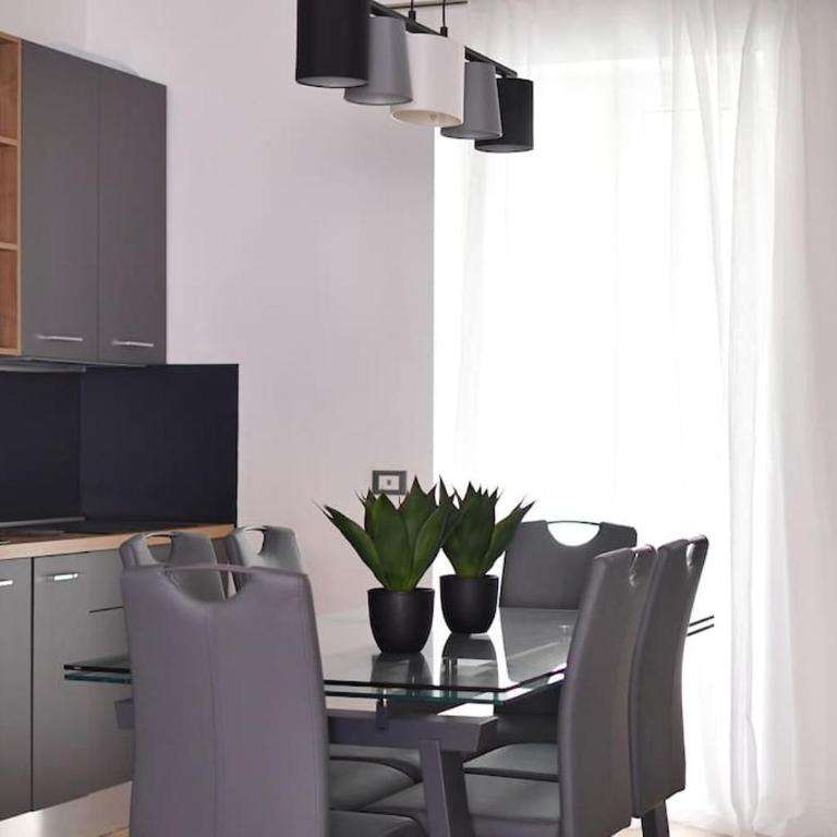 iFlat Normanni Lounge Apartment - Three-Bedroom Apartment - 8