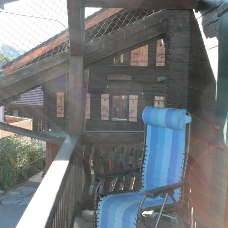 Chalet la Griotte - Zimmer für 6 Personen mit Balkon und Gemeinschaftsbad - 14