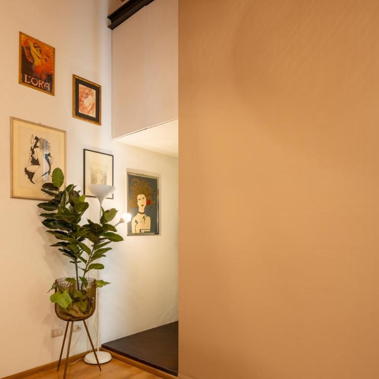 Via Cimabue 8b - Florence Charming Apartments - Metropolitan Loft in Florence - 20 minute walk to city center - excellent base for exploring - less than 5 minute walk to the supermarket - amazing bakery on the corner - Loft - 27