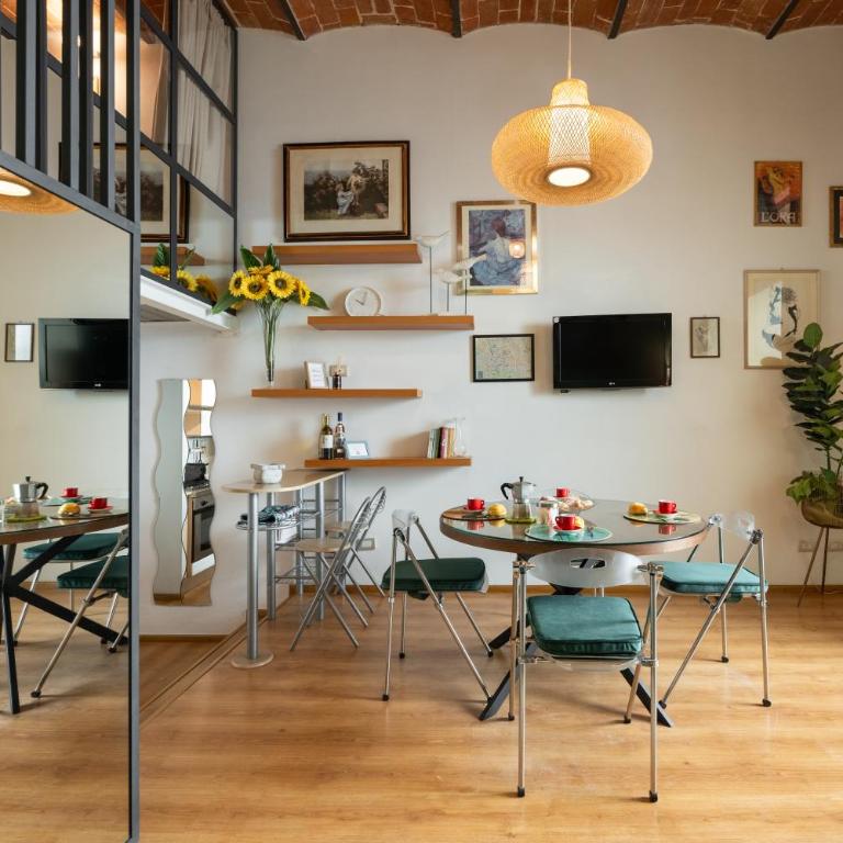 Via Cimabue 8b - Florence Charming Apartments - Metropolitan Loft in Florence - 20 minute walk to city center - excellent base for exploring - less than 5 minute walk to the supermarket - amazing bakery on the corner - Loft - 8
