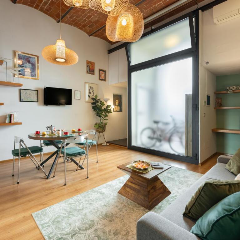 Via Cimabue 8b - Florence Charming Apartments - Metropolitan Loft in Florence - 20 minute walk to city center - excellent base for exploring - less than 5 minute walk to the supermarket - amazing bakery on the corner - Loft - 11