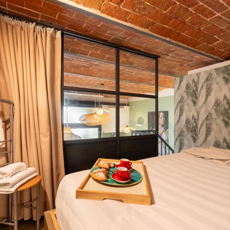 Via Cimabue 8b - Florence Charming Apartments - Metropolitan Loft in Florence - 20 minute walk to city center - excellent base for exploring - less than 5 minute walk to the supermarket - amazing bakery on the corner - Loft - 26