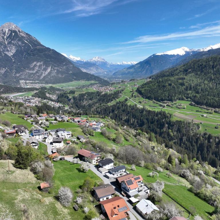 Landhaus Alpenzeit - Apartment mit 3 Schlafzimmern und Dusche - 2