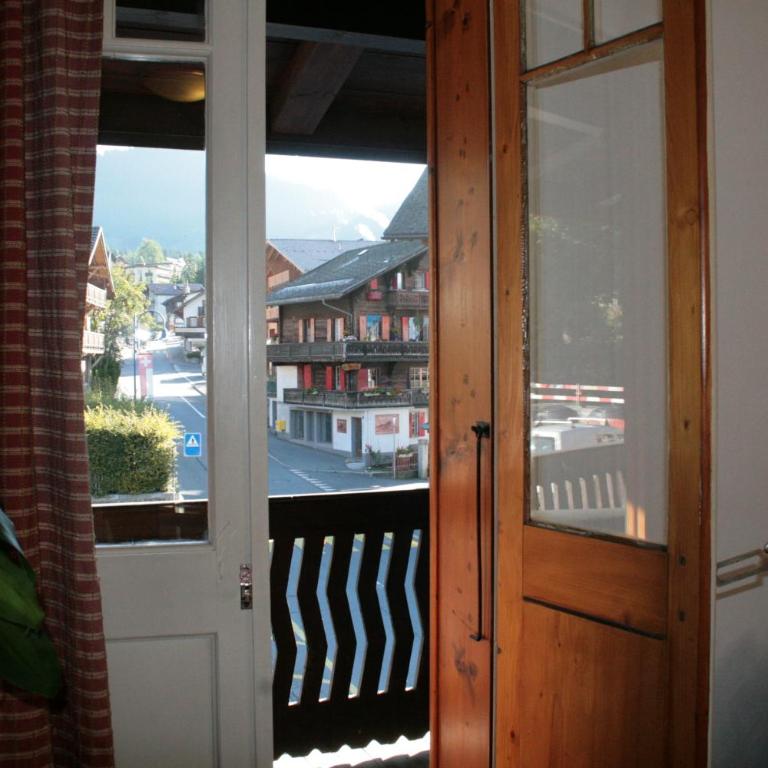 Chalet la Griotte - Zimmer für 6 Personen mit Balkon und Gemeinschaftsbad - 15