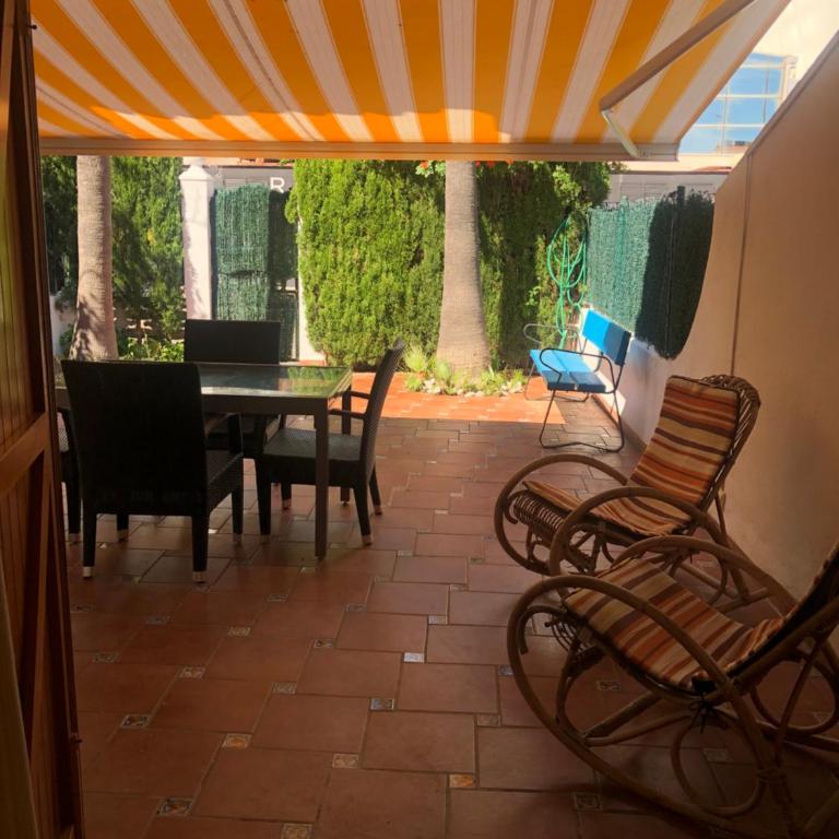 Casa adosada Playa de Gandia (2 plantas) - Four-Bedroom House - 1