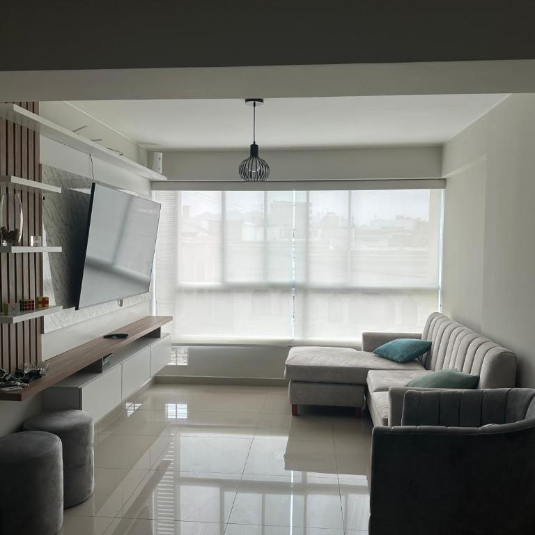 Apartamento 3 habitaciones, Santa Beatriz - Perú - One-Bedroom Apartment - 1