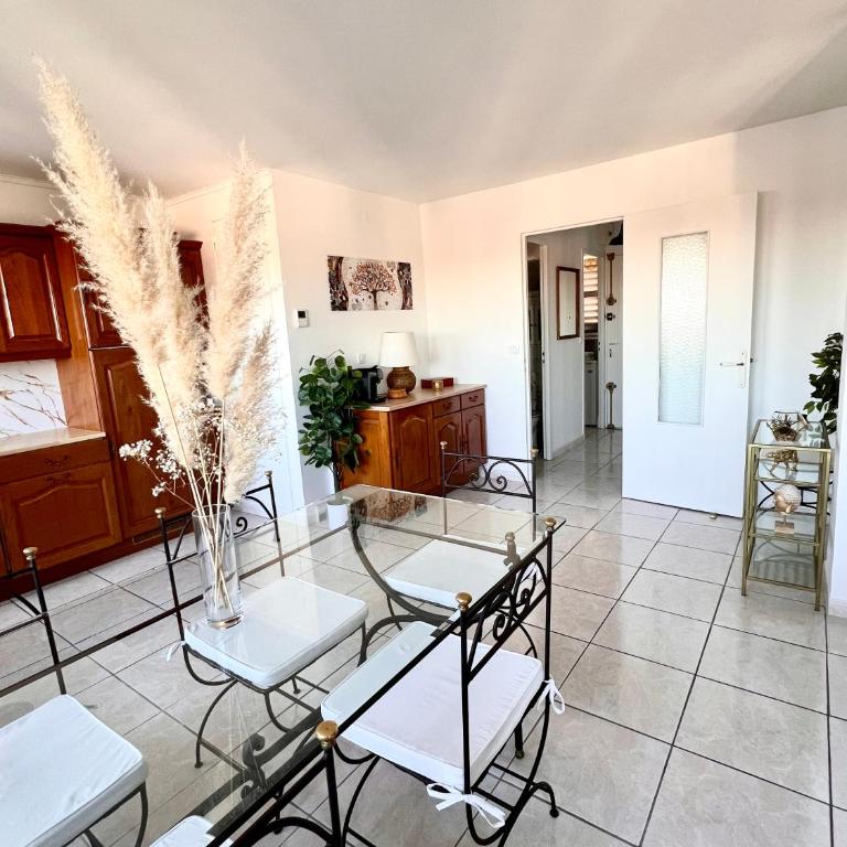 The Sunrise, Spacious, fully equipped, 2 parkings, 8p, tramway 1,2,4 - Apartment mit 3 Schlafzimmern - 13