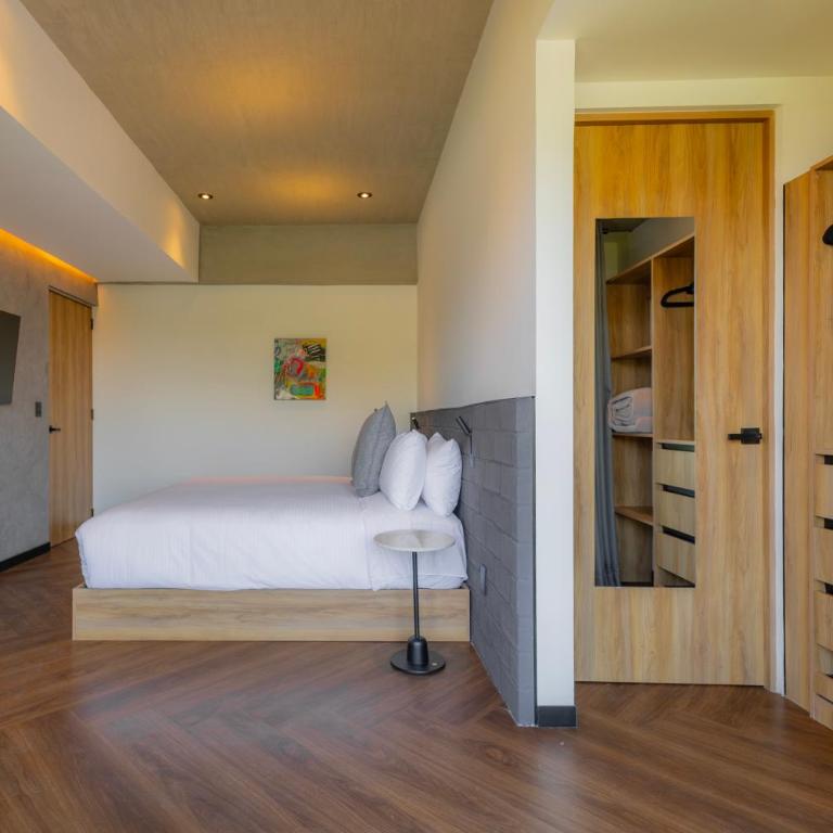 Park Condesa by Capitalia - Luxury Apartment, Balcony, Street View - 7