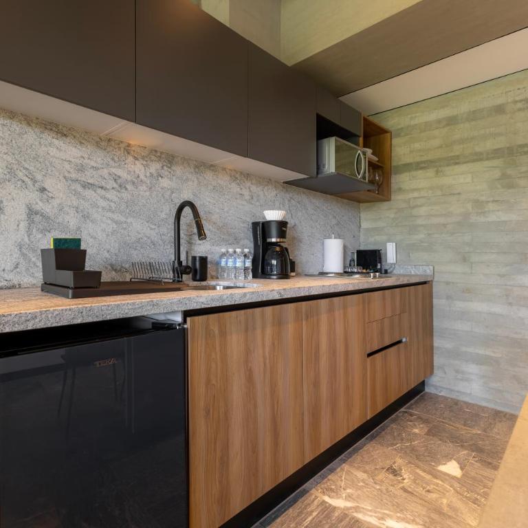 Park Condesa by Capitalia - Luxury Apartment, Balcony, Street View - 16