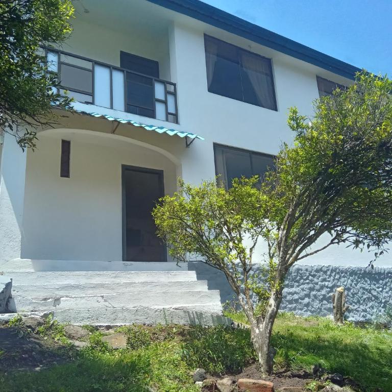 CASA MARTIN en Baños de Agua Santa - Casa de 3 dormitorios - 1