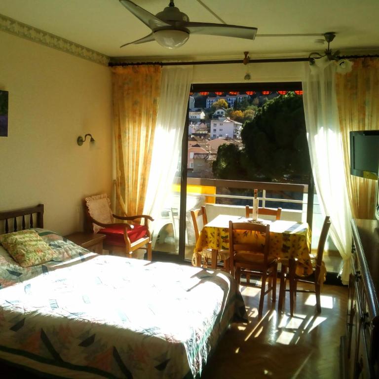Studio Petite Provence vacances ou cure vue montagne - Studio with Balcony - 1