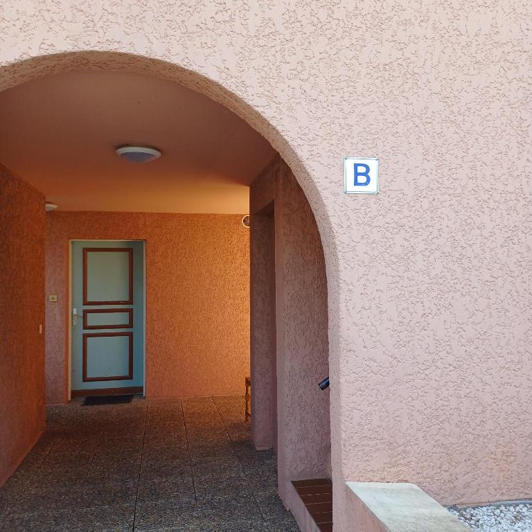 Vacances Bord de Mer résidence piscine tennis - Apartment mit 1 Schlafzimmer - 48