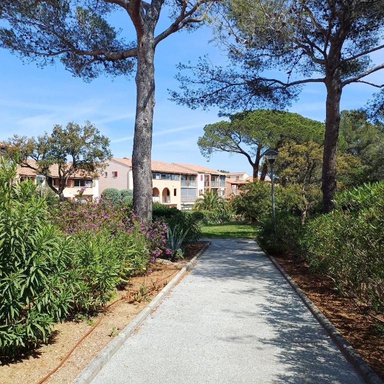 Vacances Bord de Mer résidence piscine tennis - Apartment mit 1 Schlafzimmer - 50
