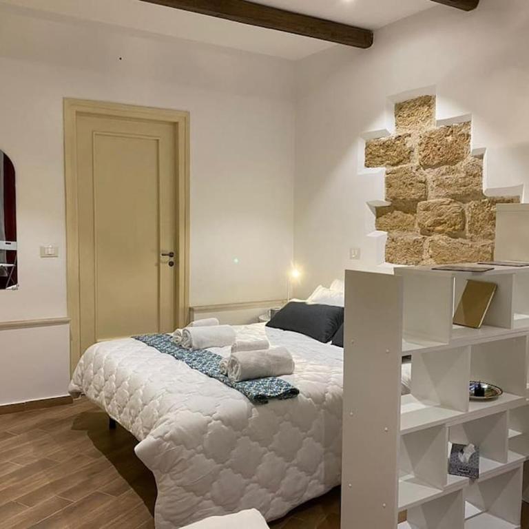Casuzza palazzo storico, Stazione Centrale Palermo - Appartamento - Piano Terra - 20