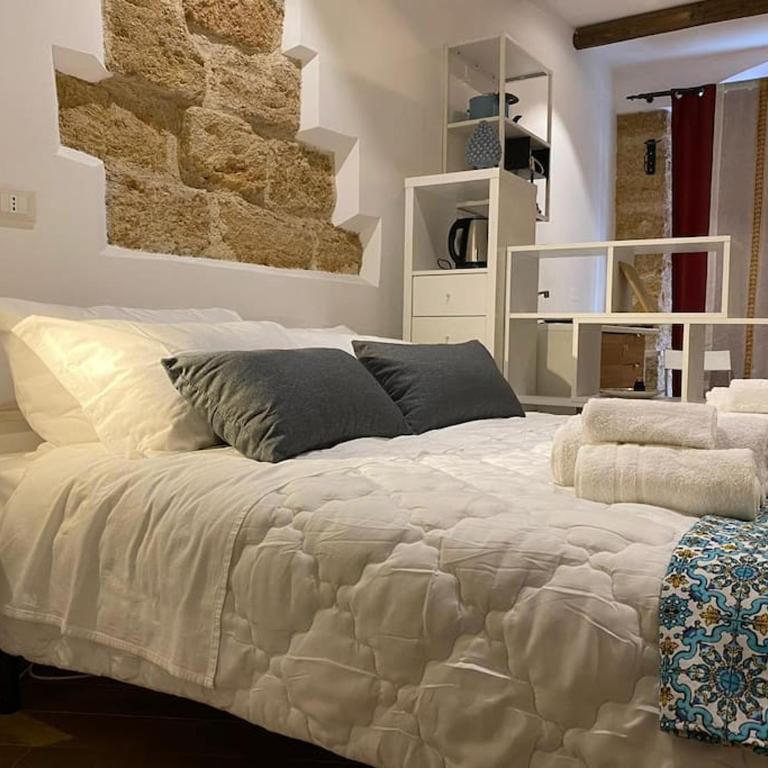 Casuzza palazzo storico, Stazione Centrale Palermo - Appartamento - Piano Terra - 14