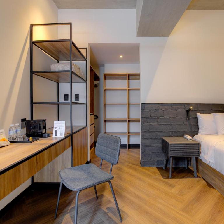 Park Condesa by Capitalia - Luxury Apartment, 2 Bedrooms, Balcony, Street View - 14