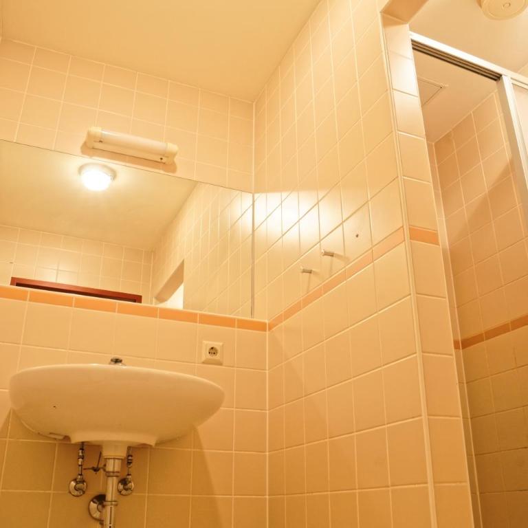 Jugend- und Familiengästehaus Cap Wörth - Einzelzimmer mit Gemeinschaftsbad - 9