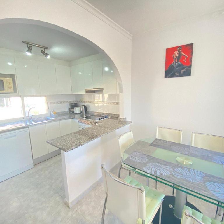 Sea view apartments, Torrevieja, La Mata - Three-Bedroom Apartment - 6
