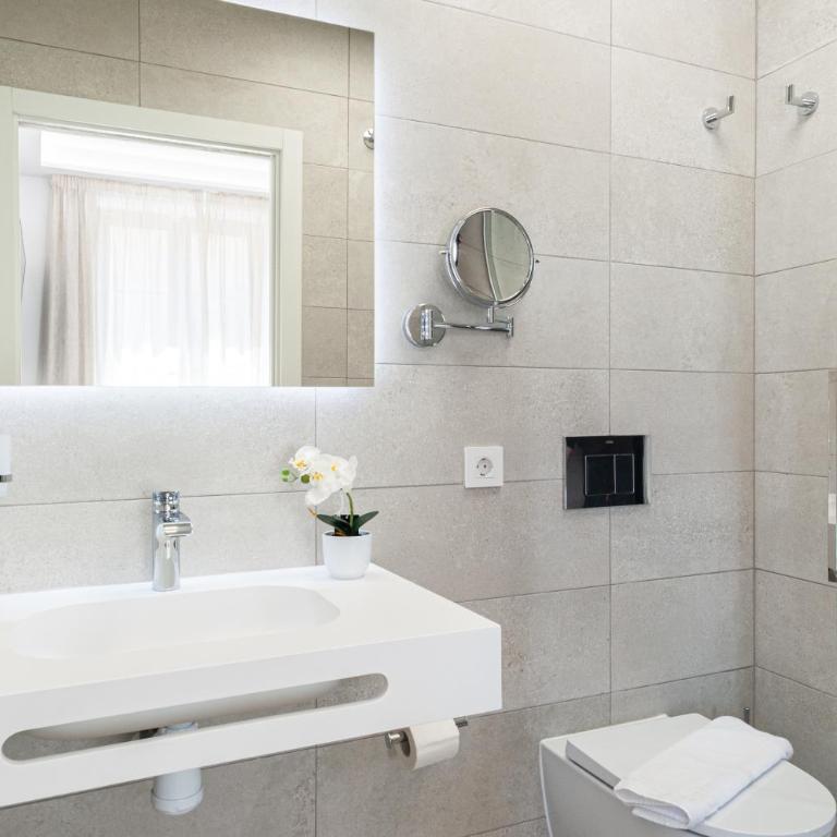 Myflats Luxury Cathedral - One-Bedroom Apartment - 23