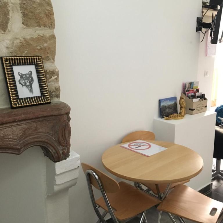 Appartement secret , Cathédrale Saint Benigne Au calme - Appartement 1 Chambre - 14