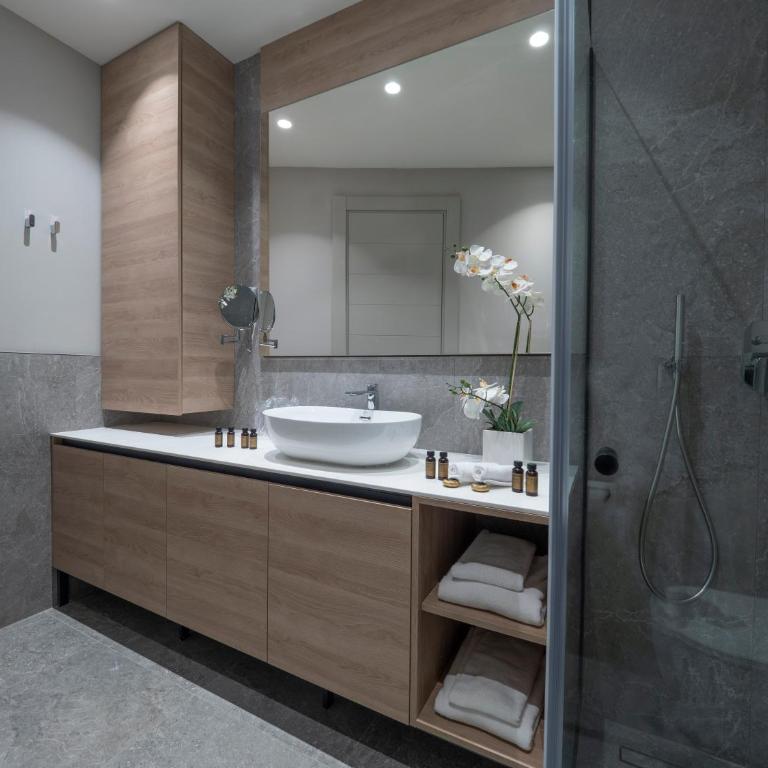 Sea Star Budva - Superior Dvokrevetna Soba sa Bračnim Krevetom/Zasebnim Krevetima - 3