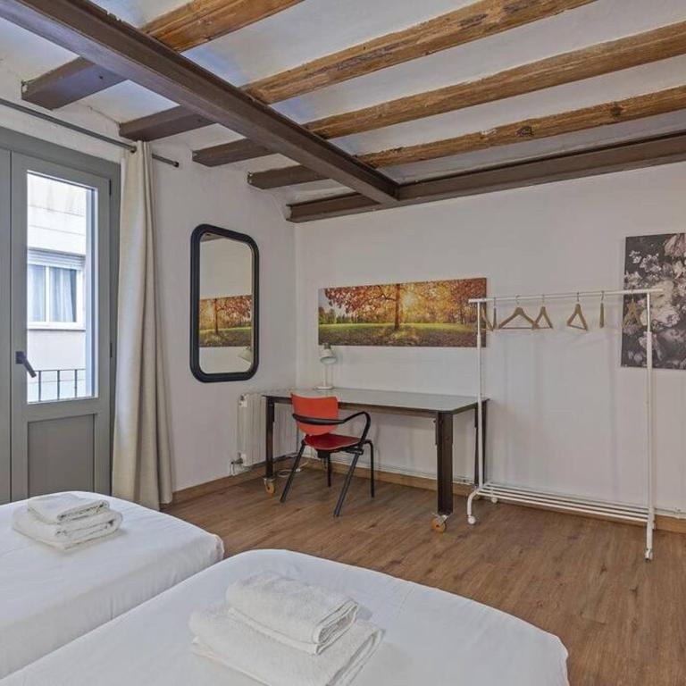 Las Ramblas, comfort in BCN for 8 persons - Apartment - 15