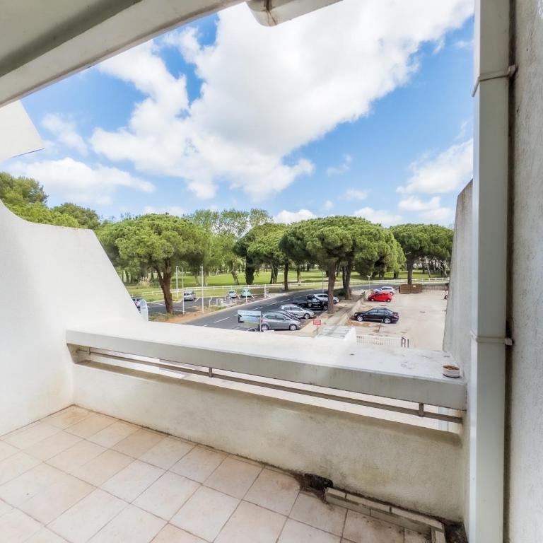 Horizon Piscine, Clim WIFI Parking Cosy 3min de l'étang top prosConciergerie - Apartment - 10