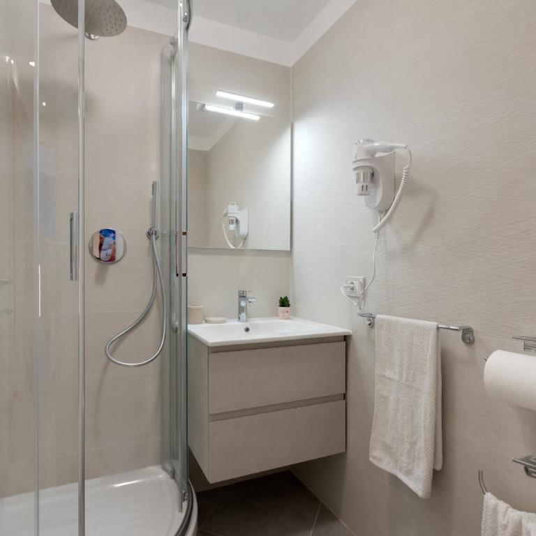 Galaxy Room Sardinia - Camera Tripla Deluxe - 6