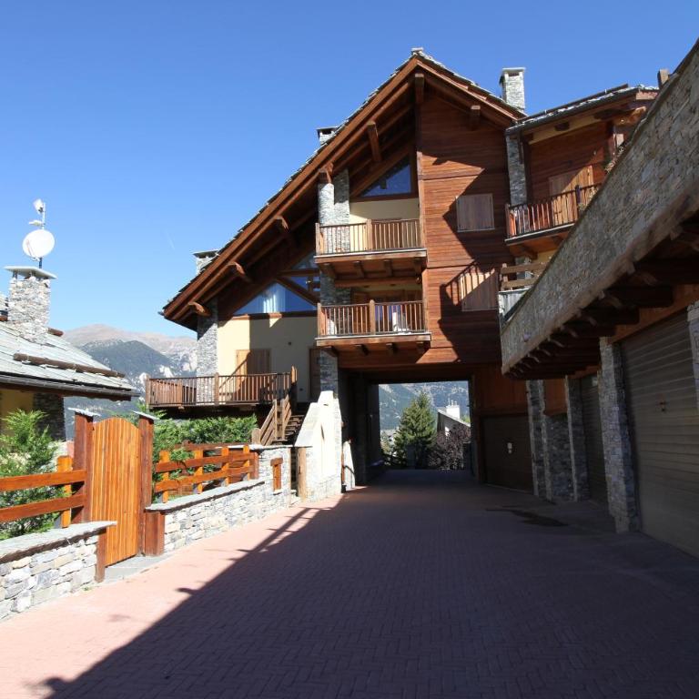 Snowflake Appartamenti Jouvenceaux - Appartamento con Vista Montagna - 1